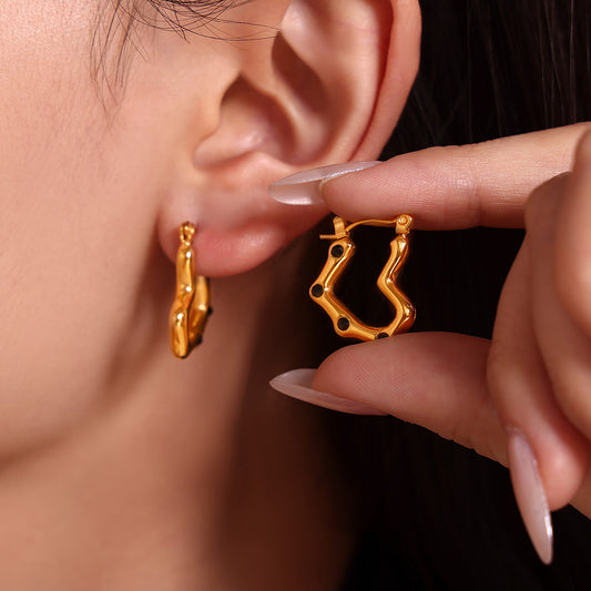 316L Stainless Steel 18K Gold Plated Heart Stud Earrings - Image 4