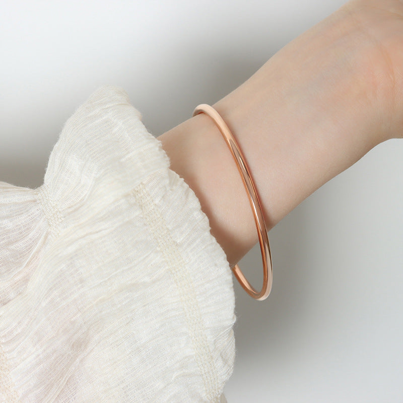 316L stainless steel 18K Gold Plated Minimalist Plain Circle Bangle Bracelet main product view for wholesale bracelet buyers
