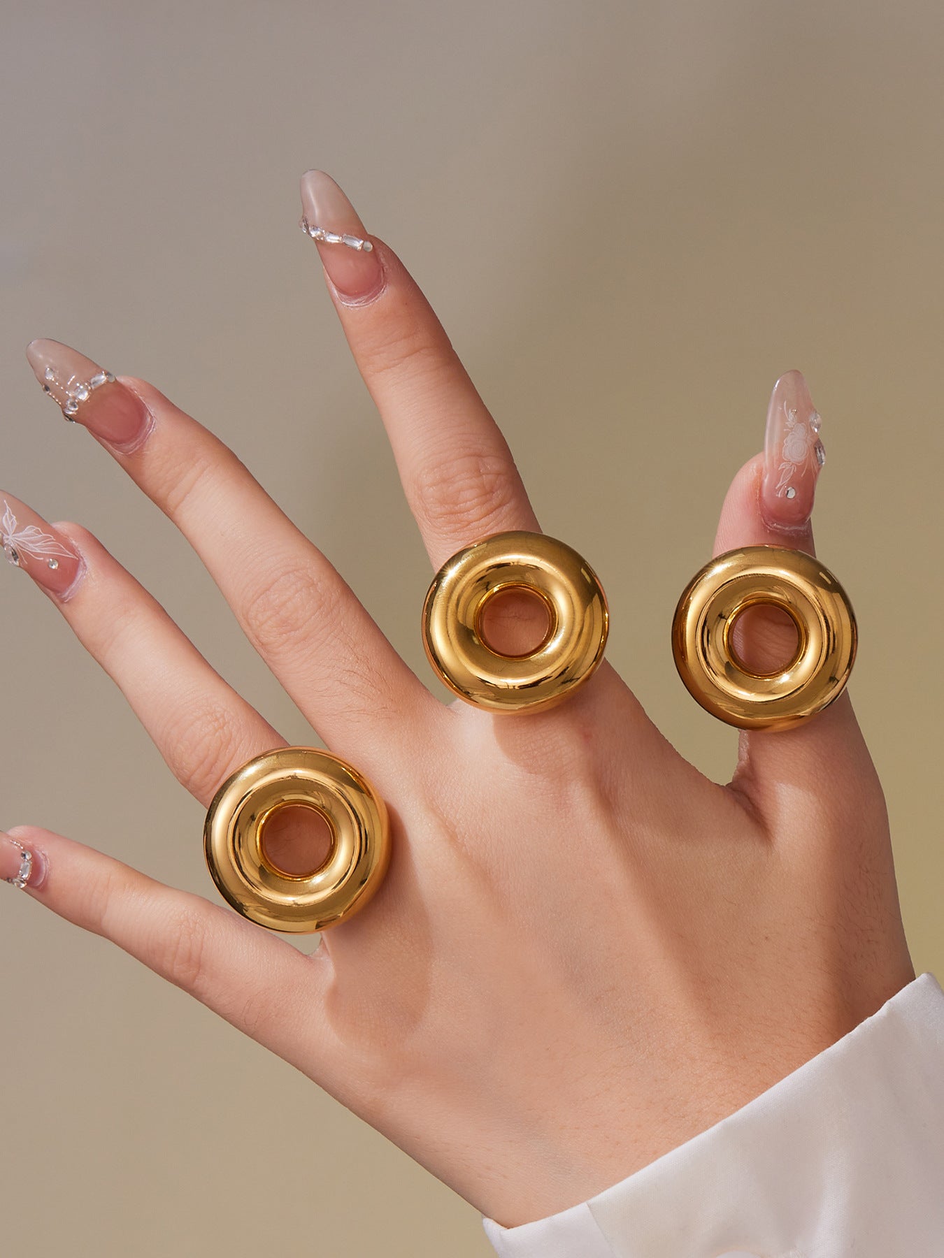 316L Stainless Steel 18K Gold Plated Polished Hollow Circle Open Ring - Image 5