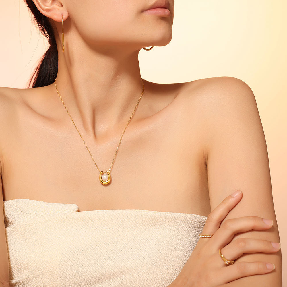 316L Stainless Steel 18K Gold Plated Royal Geometric Heart Faux Pearl Necklace - Image 3