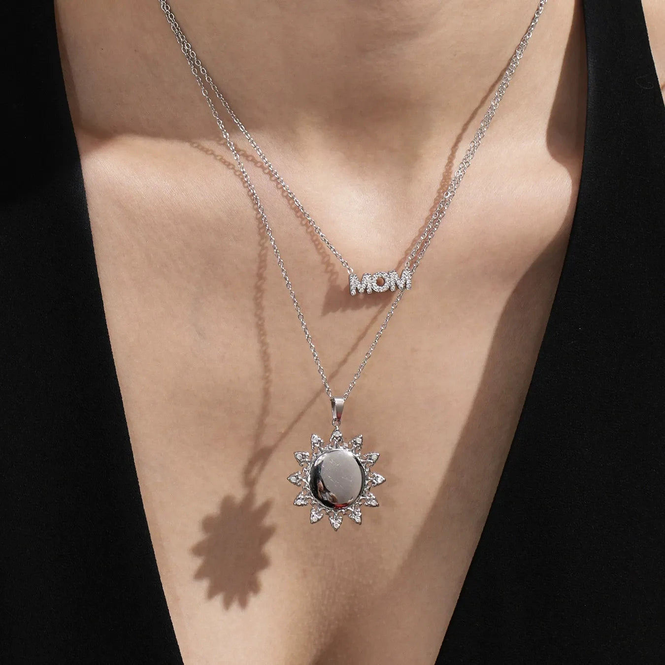 316L Stainless Steel 18K Gold Plated Sparkling Zircon MOM Letter & Sunflower Pendant Necklace - Image 3