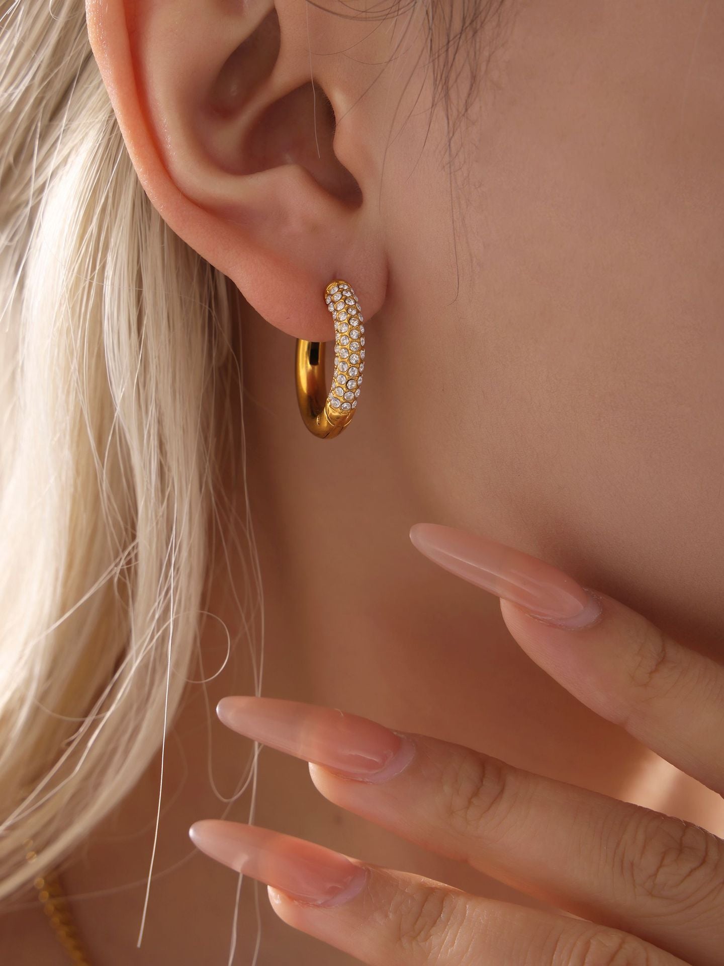 316L Stainless Steel 18K Gold PVD 4mm Zircon Hoop Earrings - Minimalist 4mm Zircon Hoop Earrings Wholesale Stainless Steel Jewelry - Sensitive Skin Friendly - Detail 11