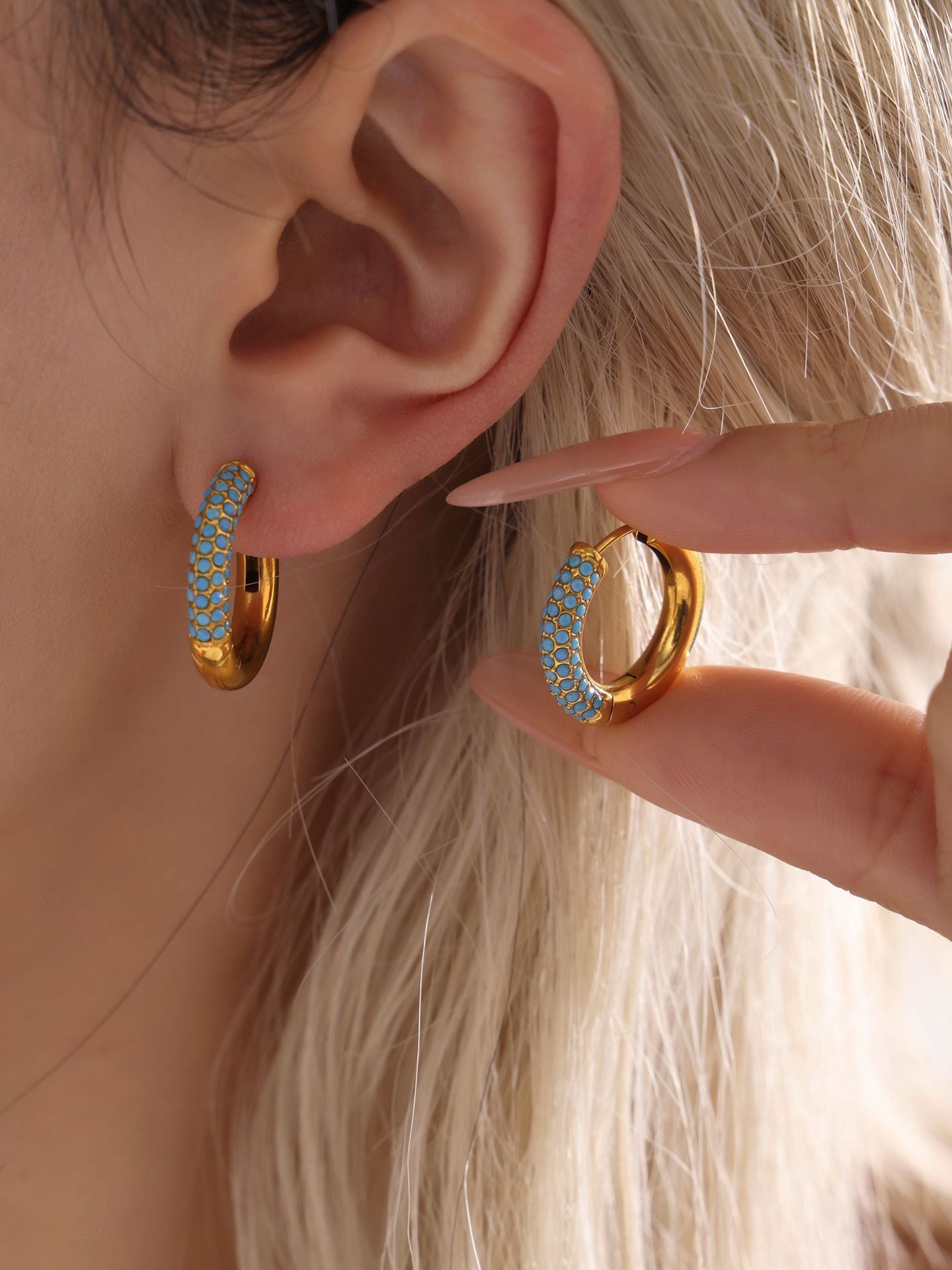 316L Stainless Steel 18K Gold PVD 4mm Zircon Hoop Earrings - Minimalist 4mm Zircon Hoop Earrings Wholesale Stainless Steel Jewelry - Sensitive Skin Friendly - Detail 9