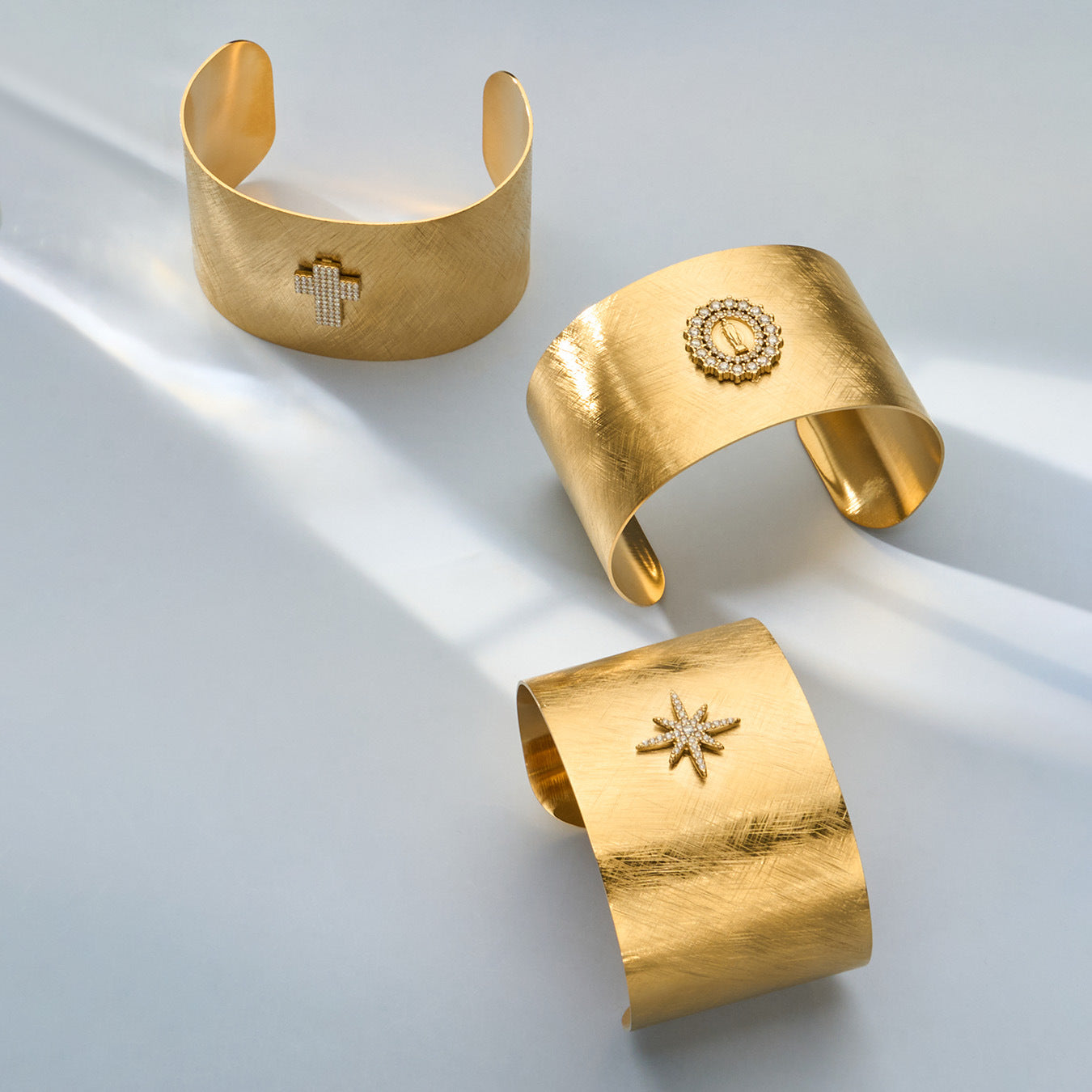 316L Stainless Steel 18K Gold PVD 5A Zircon Cross Open Bangle Bracelet - 5A Zircon, Cross Design, Open Bangle, 18K Gold Plated Wholesale Stainless Steel Jewelry - Sensitive Skin Friendly - Detail 10