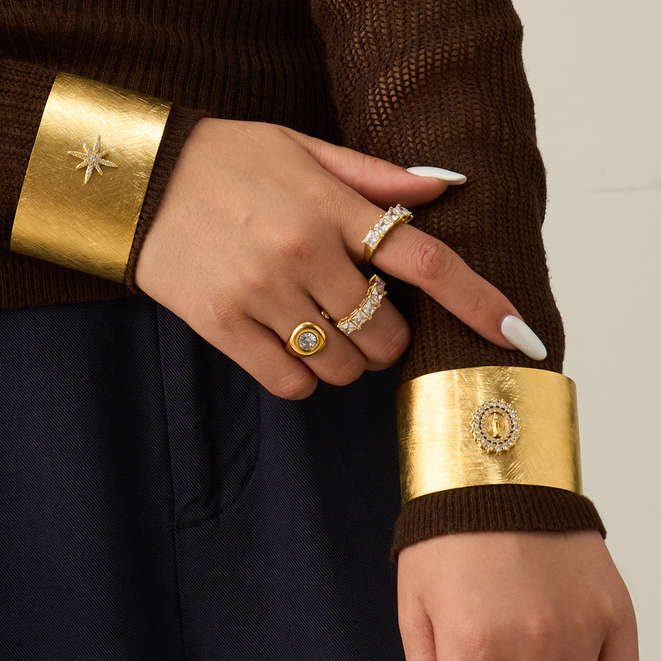 316L Stainless Steel 18K Gold PVD 5A Zircon Cross Open Bangle Bracelet - 5A Zircon, Cross Design, Open Bangle, 18K Gold Plated Wholesale Stainless Steel Jewelry - Sensitive Skin Friendly - Detail 5