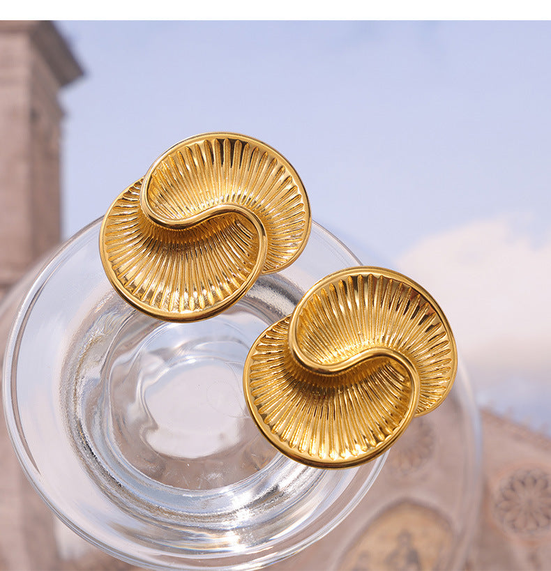 316L Stainless Steel 18K Gold PVD Asymmetrical Water Drop Spiral Textured Earrings - Asymmetrical Water Drop Spiral Textured Earrings Wholesale Stainless Steel Jewelry - Sensitive Skin Friendly - Detail 3