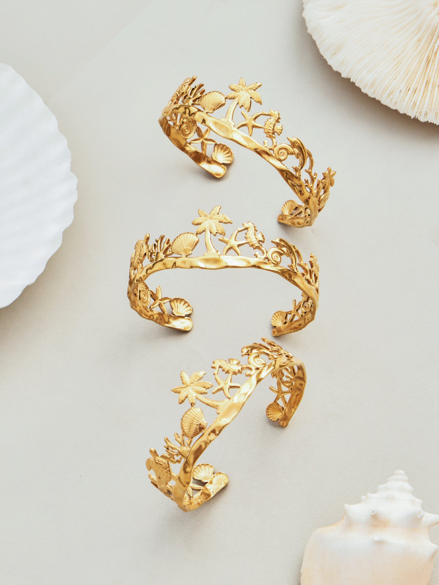 316L Stainless Steel 18K Gold PVD Beach Ocean Palm Tree Shell Open Bangle - Beach Ocean Palm Tree Shell Open Bangle Wholesale Stainless Steel Jewelry - Sensitive Skin Friendly - Detail 6