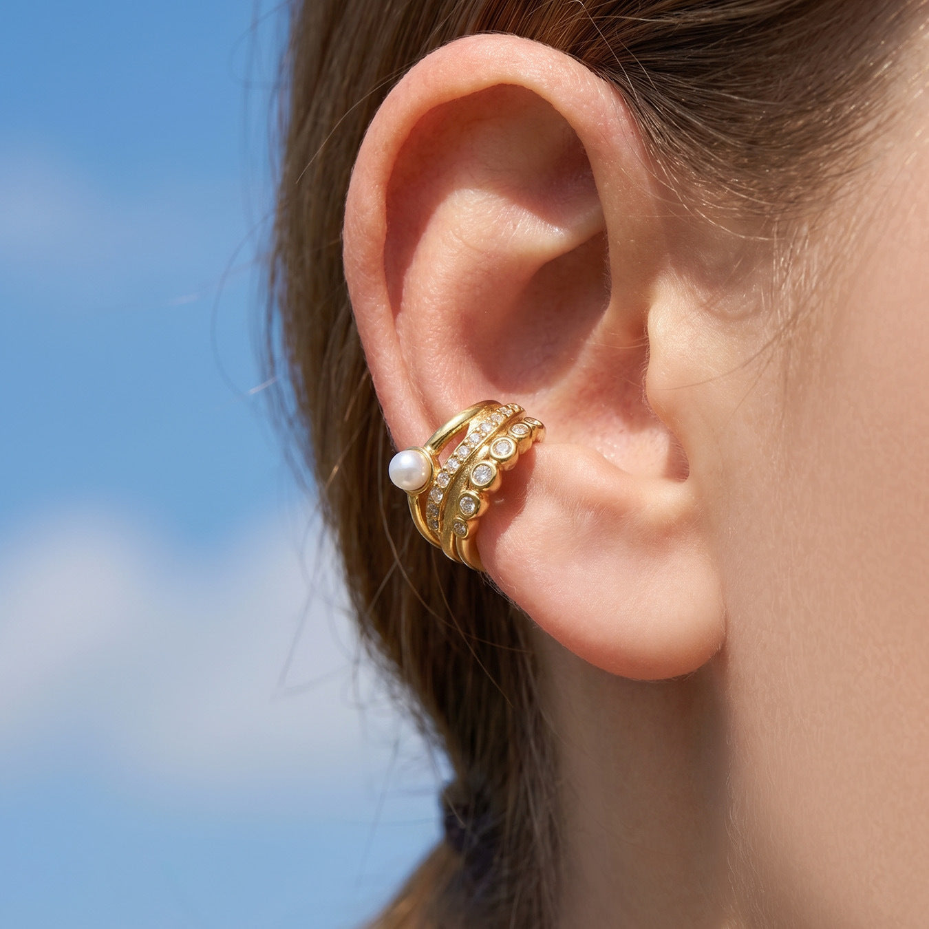 316L Stainless Steel 18K Gold PVD C-Shape Pearl-Studded Clip-On Earrings - C-Shape Pearl Crystal Minimalist Wholesale Stainless Steel Jewelry - Sensitive Skin Friendly - Detail 8