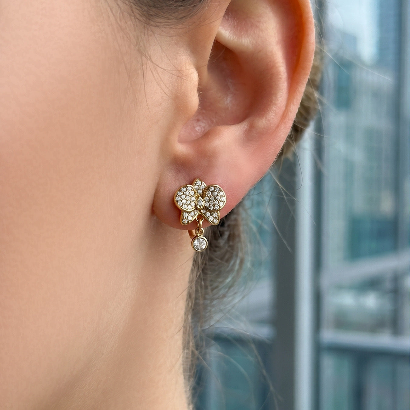 316L Stainless Steel 18K Gold PVD C-Shaped Butterfly Zircon Geometric Earrings - C-Shaped Butterfly Geometric Zircon Gold Earrings Wholesale Stainless Steel Jewelry - Sensitive Skin Friendly - Detail 5
