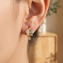 316L Stainless Steel 18K Gold PVD C-Shaped Butterfly Zircon Geometric Earrings - C-Shaped Butterfly Geometric Zircon Gold Earrings Wholesale Stainless Steel Jewelry - Sensitive Skin Friendly - Detail 7