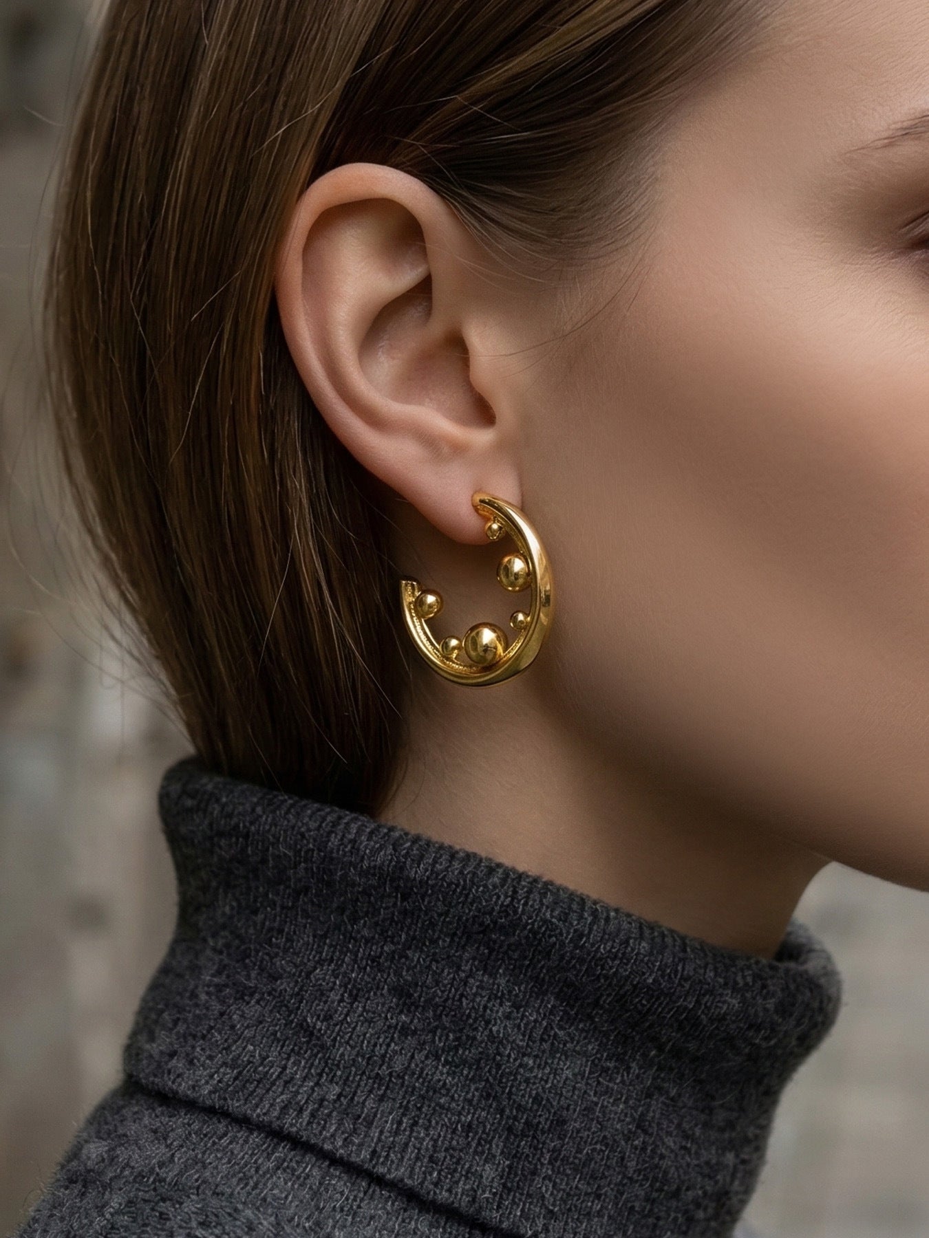 316L Stainless Steel 18K Gold PVD Chic C-Hoop High-Polished Earrings - Chic C-Hoop High-Polished Wholesale Stainless Steel Jewelry - Sensitive Skin Friendly - Detail 2