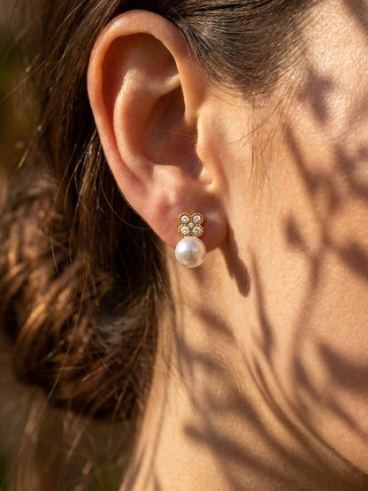 316L Stainless Steel 18K Gold PVD Clover Pearl Zircon Earrings - Gold Clover Pearl Zircon Earrings Wholesale Stainless Steel Jewelry - Sensitive Skin Friendly - Detail 3