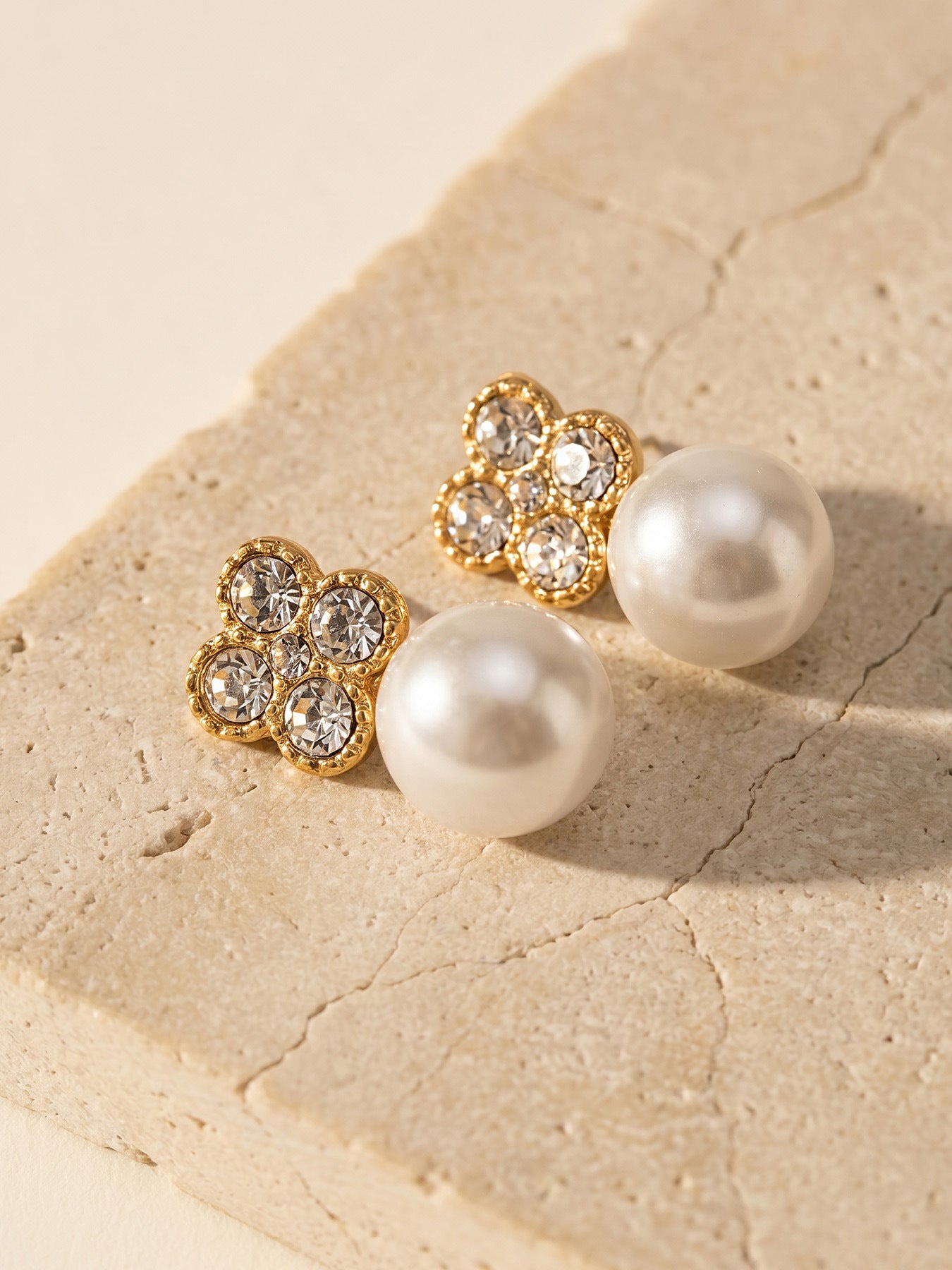 316L Stainless Steel 18K Gold PVD Clover Pearl Zircon Earrings - Gold Clover Pearl Zircon Earrings Wholesale Stainless Steel Jewelry - Sensitive Skin Friendly - Detail 7
