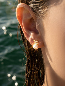 316L Stainless Steel 18K Gold PVD Clover Pearl Zircon Earrings - Gold Clover Pearl Zircon Earrings Wholesale Stainless Steel Jewelry - Sensitive Skin Friendly - Detail 9