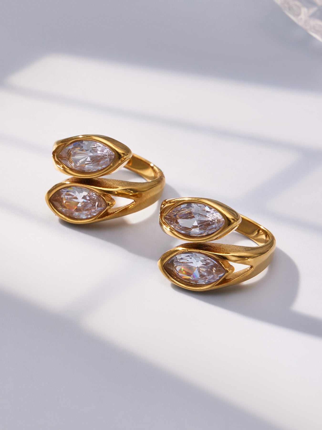 316L Stainless Steel 18K Gold PVD Colored Glass Stone Ring - Colored Glass Stone, Gold Band, Minimalist, Zircon Accent Wholesale Stainless Steel Jewelry - Sensitive Skin Friendly - Detail 1