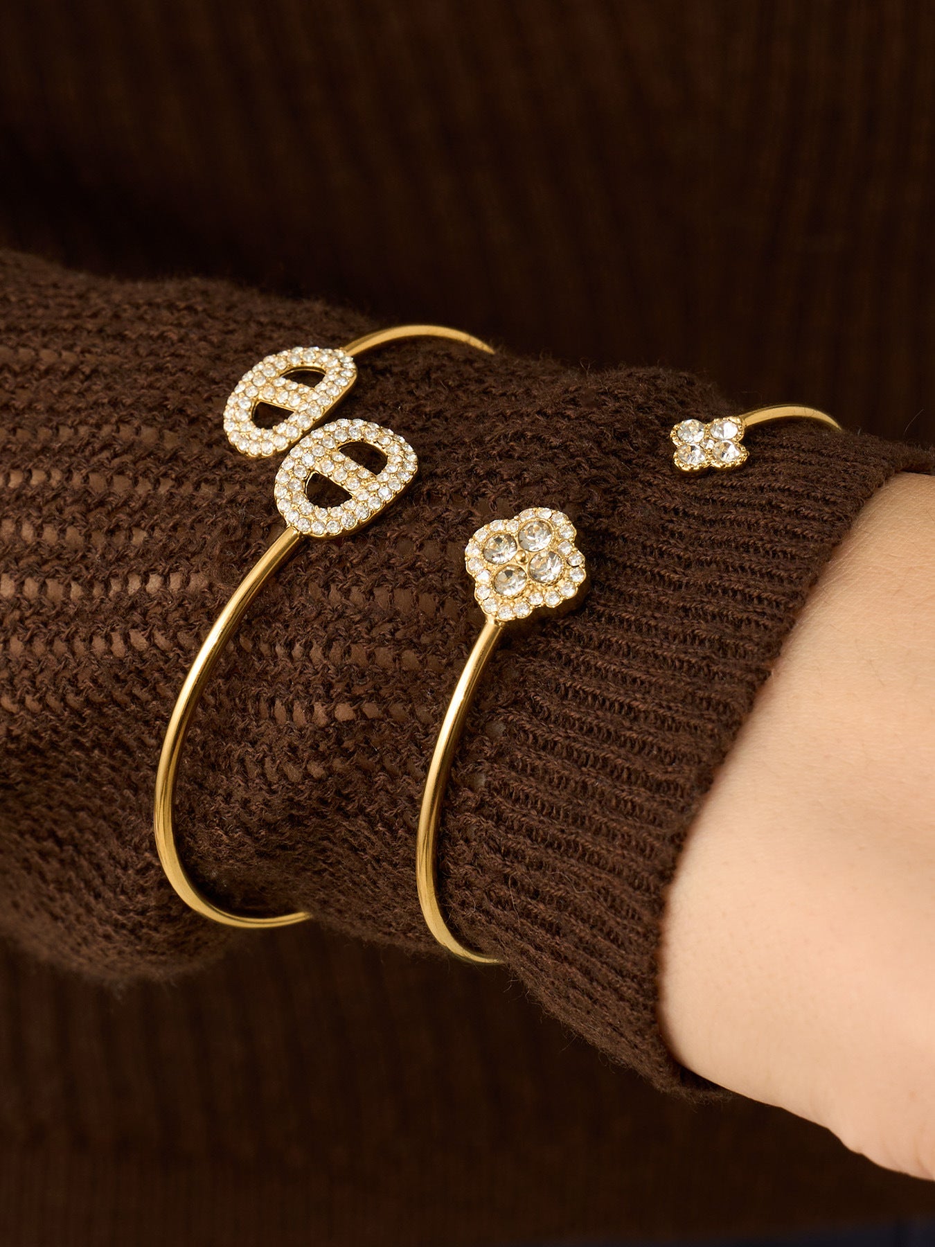 316L Stainless Steel 18K Gold PVD Delicate Crystal Flower Open Cuff Bangle - Crystal Flower, Open Cuff, Delicate, Modern Wholesale Stainless Steel Jewelry - Sensitive Skin Friendly - Detail 7