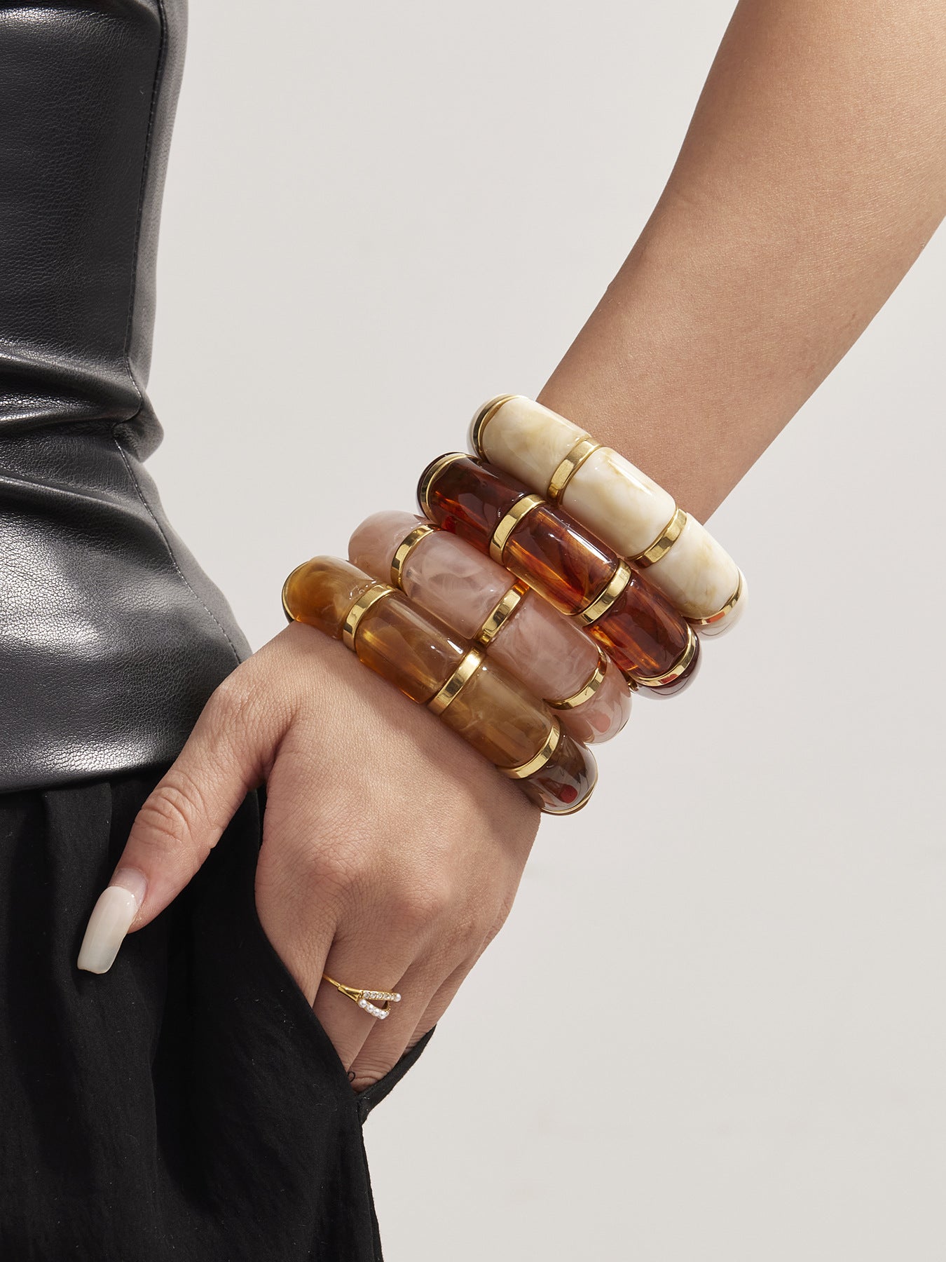 316L Stainless Steel 18K Gold PVD Dopamine Color Resin Wide Elastic Bangle - Dopamine Color Resin Wide Bangle Handcrafted Polished Modern Coastal Wholesale Stainless Steel Jewelry - Sensitive Skin Friendly - Detail 5