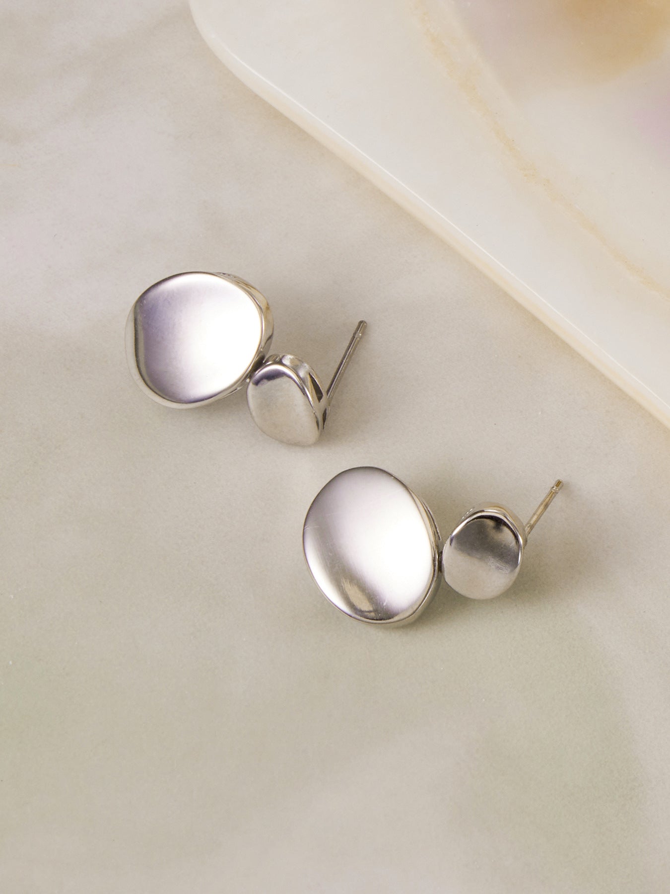 316L Stainless Steel 18K Gold PVD Double Circle Minimalist Earrings - Minimalist Double Circle Earrings Wholesale Stainless Steel Jewelry - Sensitive Skin Friendly - Detail 7