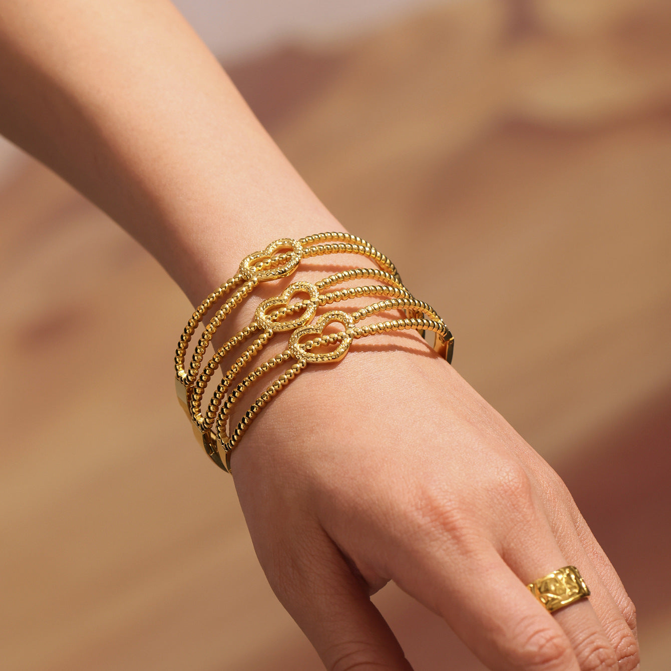 316L Stainless Steel 18K Gold PVD Double-Line Heart Beaded Clasp Bangle - Double-Line Heart Beaded Bangle Wholesale Stainless Steel Jewelry - Sensitive Skin Friendly - Detail 3