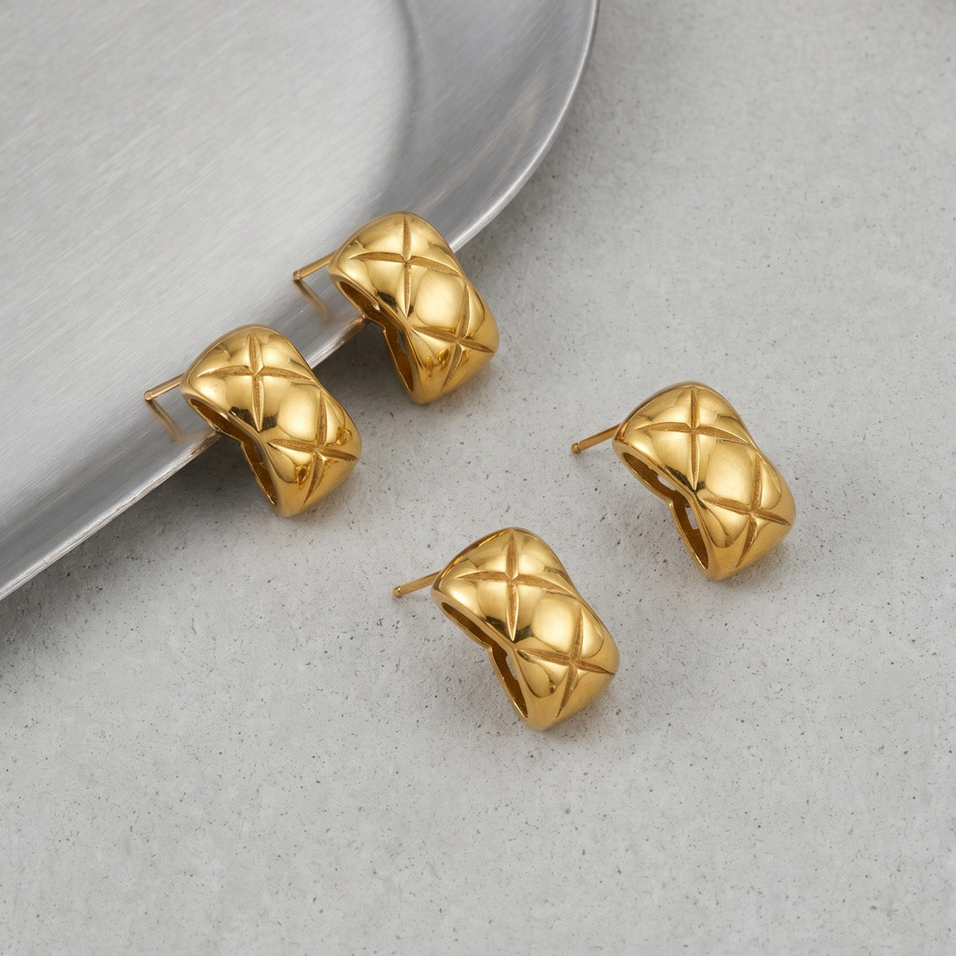 316L Stainless Steel 18K Gold PVD Elegant Diamond Pattern Earrings - Elegant Diamond Pattern, Gold Plating Wholesale Stainless Steel Jewelry - Sensitive Skin Friendly - Detail 4
