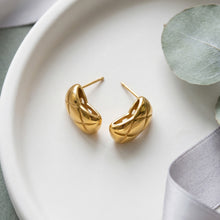 316L Stainless Steel 18K Gold PVD Elegant Diamond Pattern Earrings - Elegant Diamond Pattern, Gold Plating Wholesale Stainless Steel Jewelry - Sensitive Skin Friendly - Detail 5