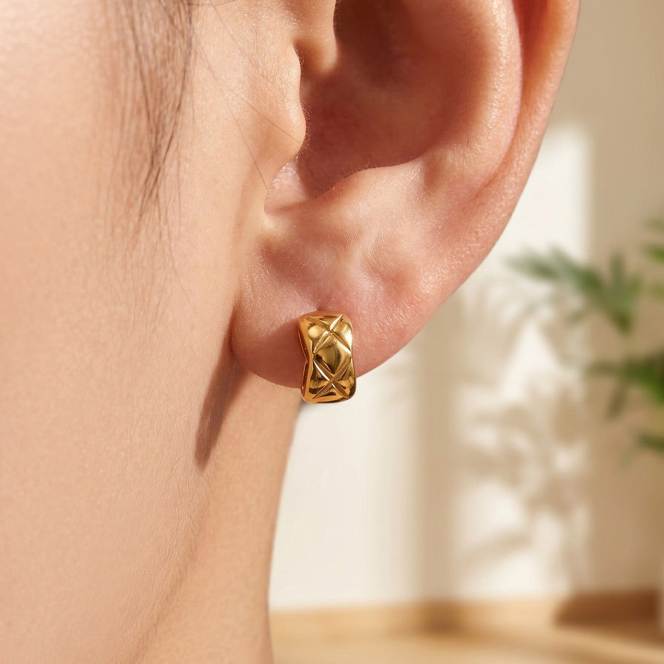 316L Stainless Steel 18K Gold PVD Elegant Diamond Pattern Earrings - Elegant Diamond Pattern, Gold Plating Wholesale Stainless Steel Jewelry - Sensitive Skin Friendly - Detail 8