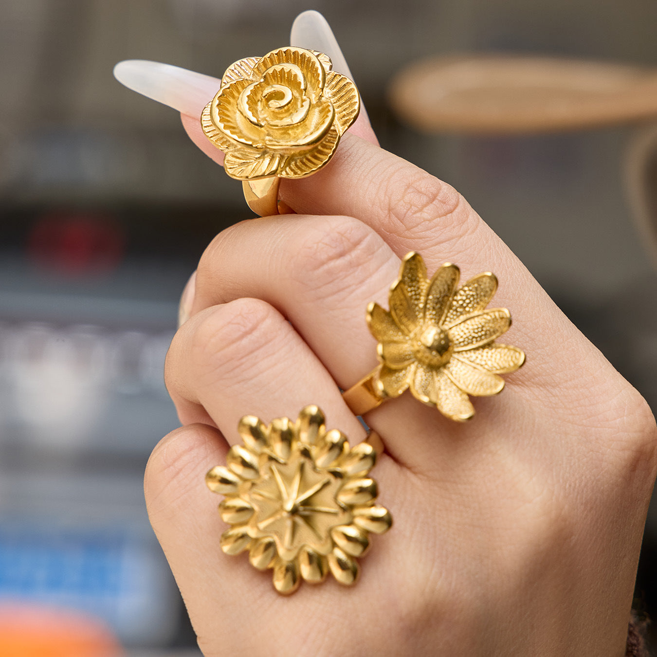 316L Stainless Steel 18K Gold PVD Elegant Floral Open Ring - Elegant Floral Ring, Open Ring, Rose Daisy Sunflower, Gold Ring Wholesale Stainless Steel Jewelry - Sensitive Skin Friendly - Detail 15