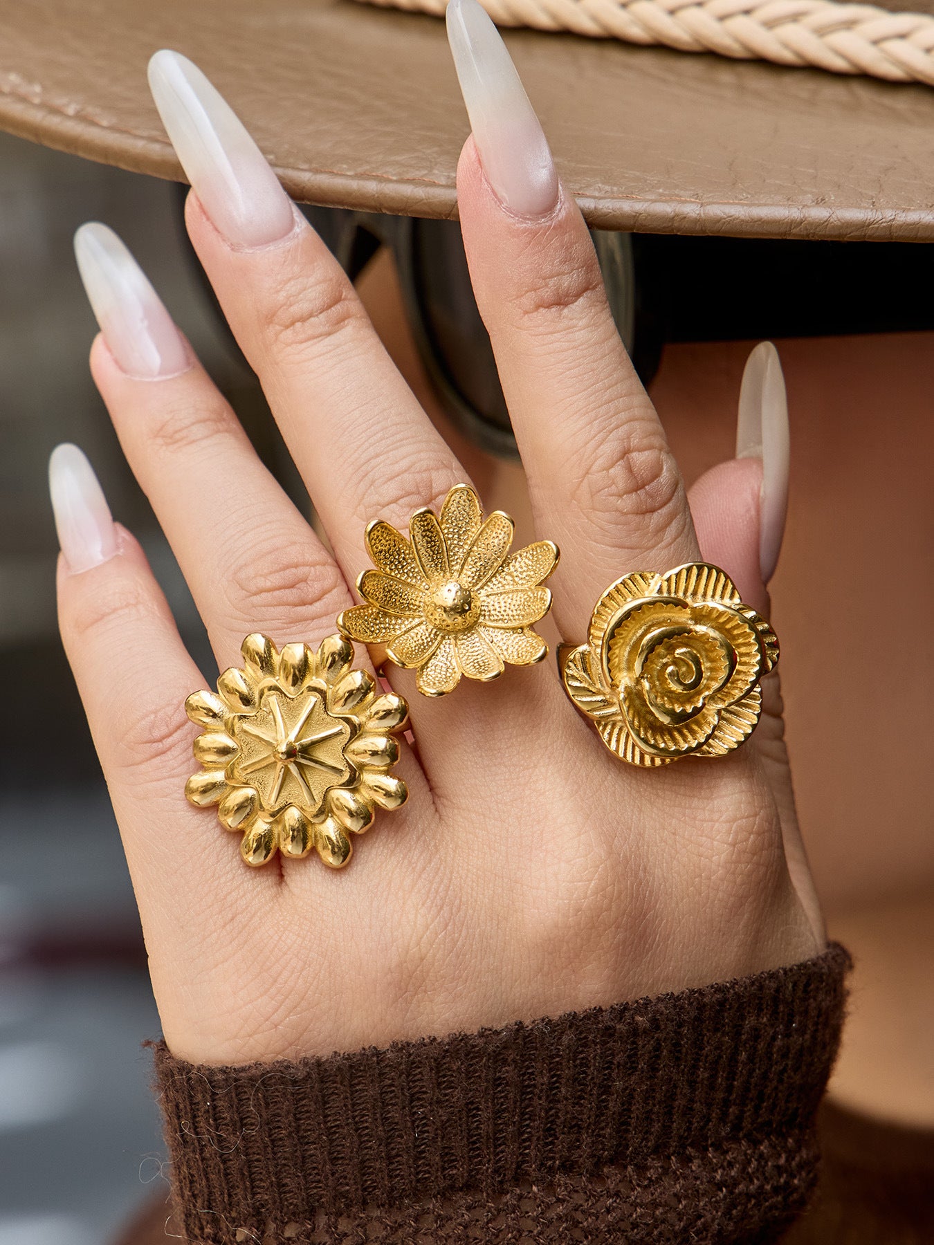 316L Stainless Steel 18K Gold PVD Elegant Floral Open Ring - Elegant Floral Ring, Open Ring, Rose Daisy Sunflower, Gold Ring Wholesale Stainless Steel Jewelry - Sensitive Skin Friendly - Detail 8