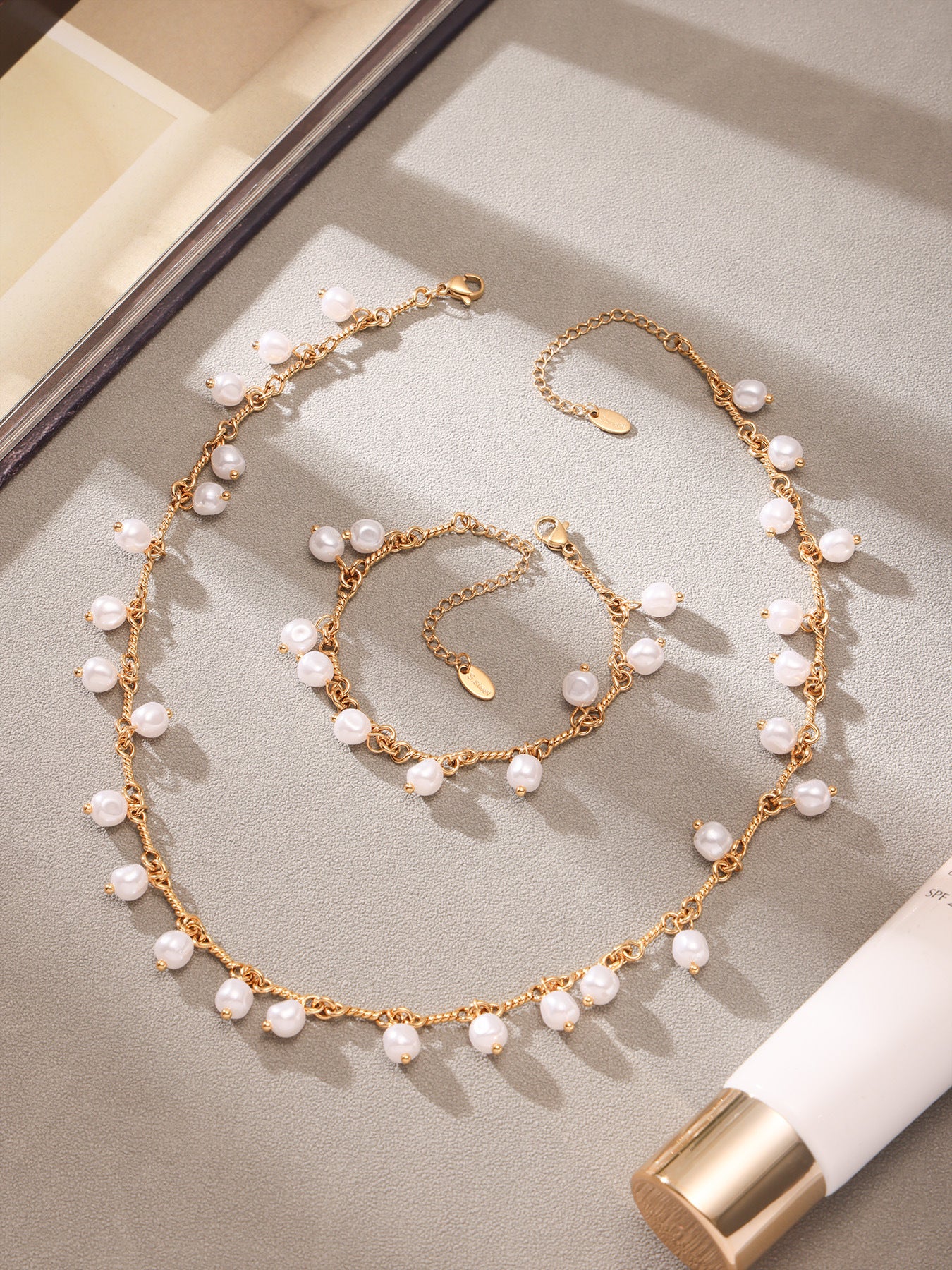 316L Stainless Steel 18K Gold PVD Elegant Shell Pearl Tassel Necklace & Bracelet Set - Shell Pearl, Tassel, Elegant, Heart, Round Wholesale Stainless Steel Jewelry - Sensitive Skin Friendly - Detail 11