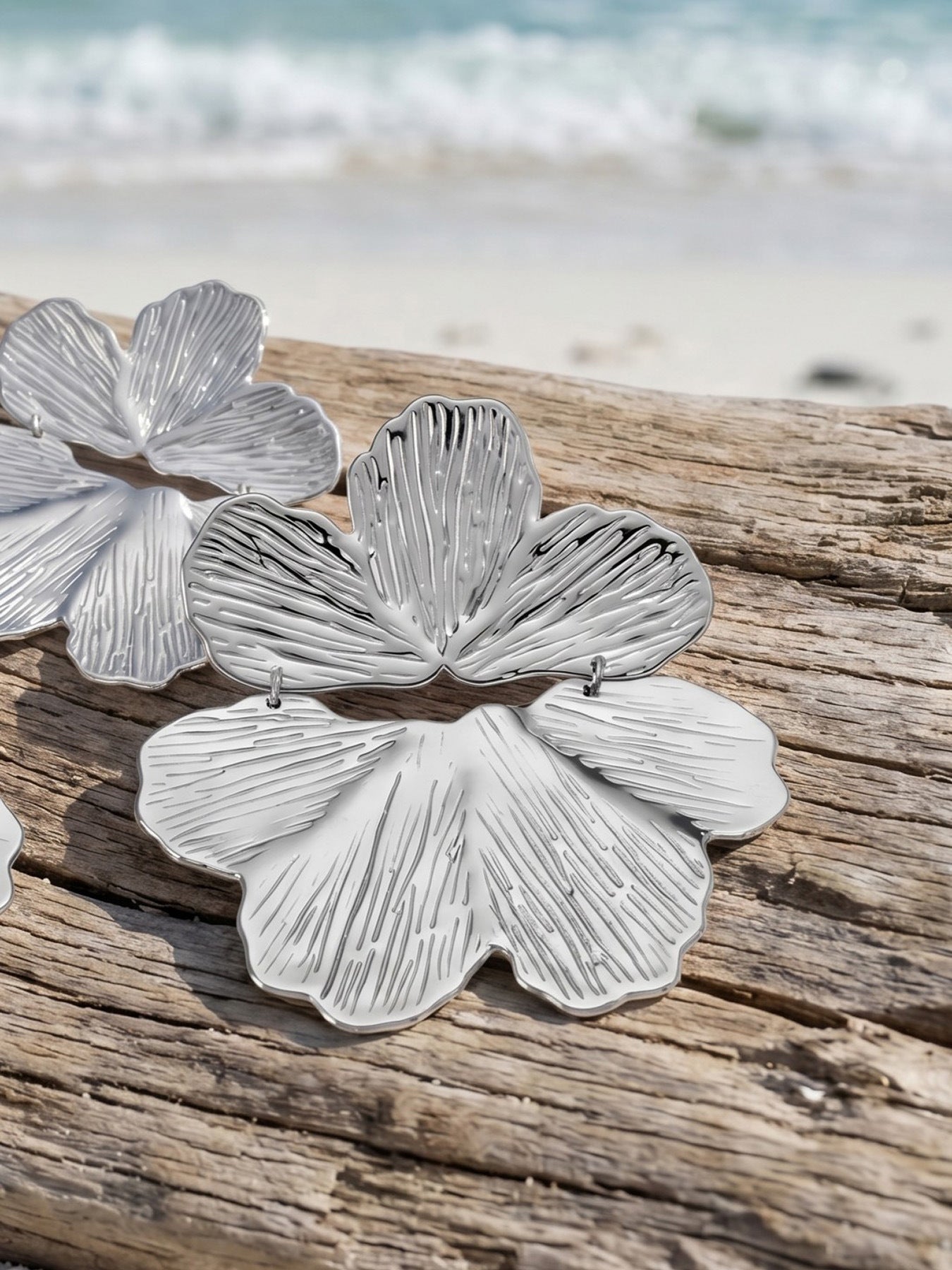 316L Stainless Steel 18K Gold PVD Exaggerated Floral Earrings - Exaggerated Floral Bold Modern Wholesale Stainless Steel Jewelry - Sensitive Skin Friendly - Detail 6