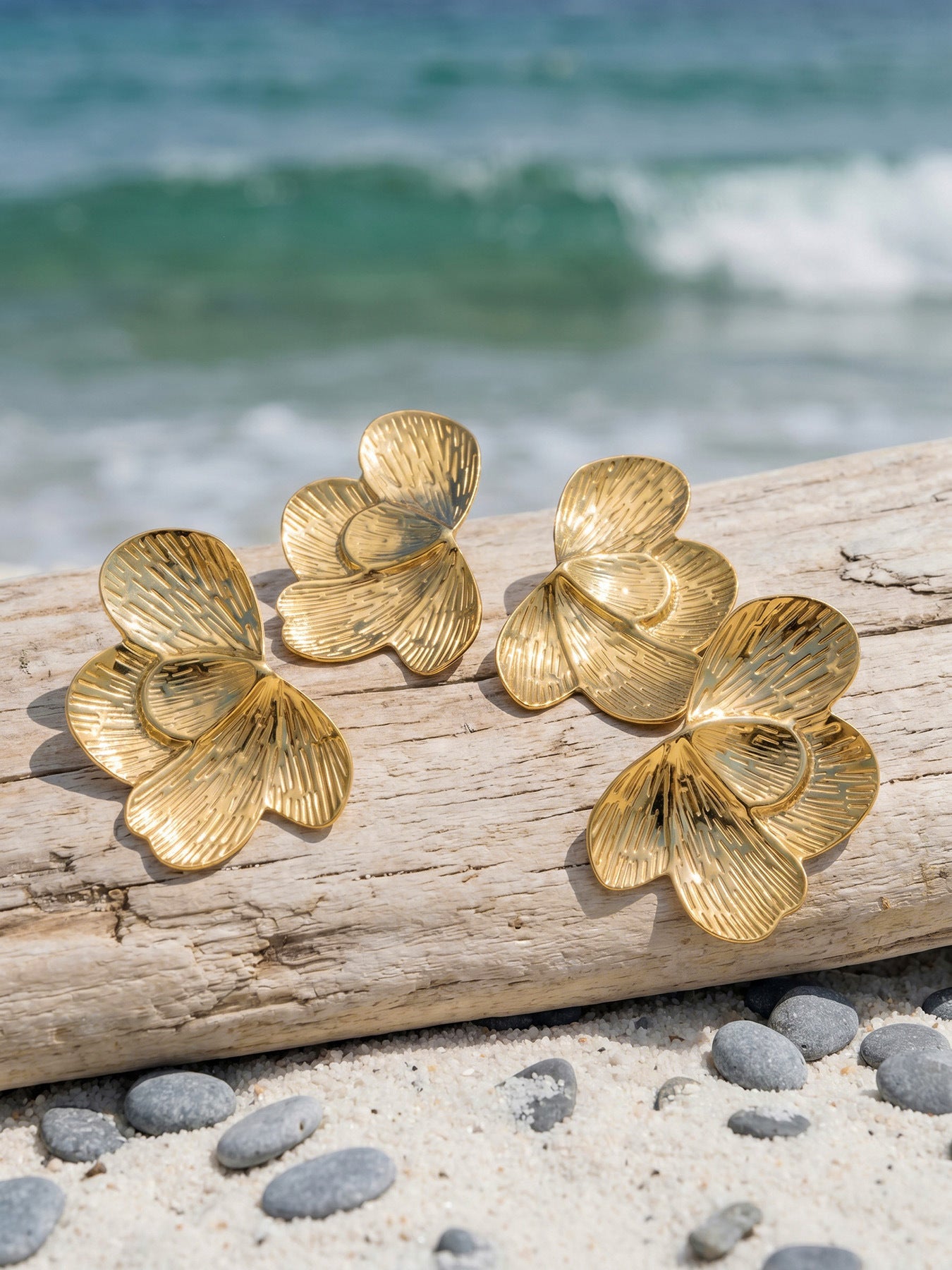 316L Stainless Steel 18K Gold PVD Exaggerated Geometric Leaf Earrings - Exaggerated Geometric Leaf Modern Chic Wholesale Stainless Steel Jewelry - Sensitive Skin Friendly - Detail 1