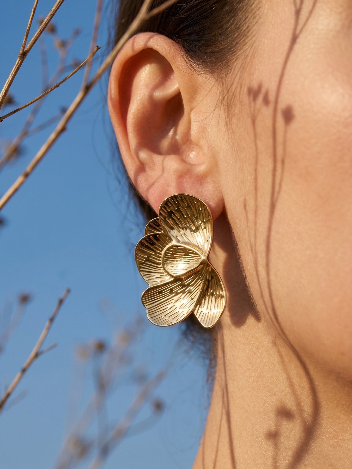 316L Stainless Steel 18K Gold PVD Exaggerated Geometric Leaf Earrings - Exaggerated Geometric Leaf Modern Chic Wholesale Stainless Steel Jewelry - Sensitive Skin Friendly - Detail 17