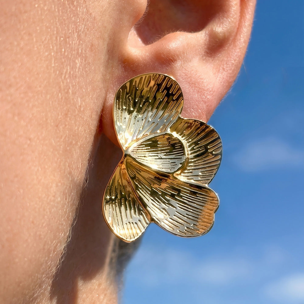 316L Stainless Steel 18K Gold PVD Exaggerated Geometric Leaf Earrings - Exaggerated Geometric Leaf Modern Chic Wholesale Stainless Steel Jewelry - Sensitive Skin Friendly - Detail 6