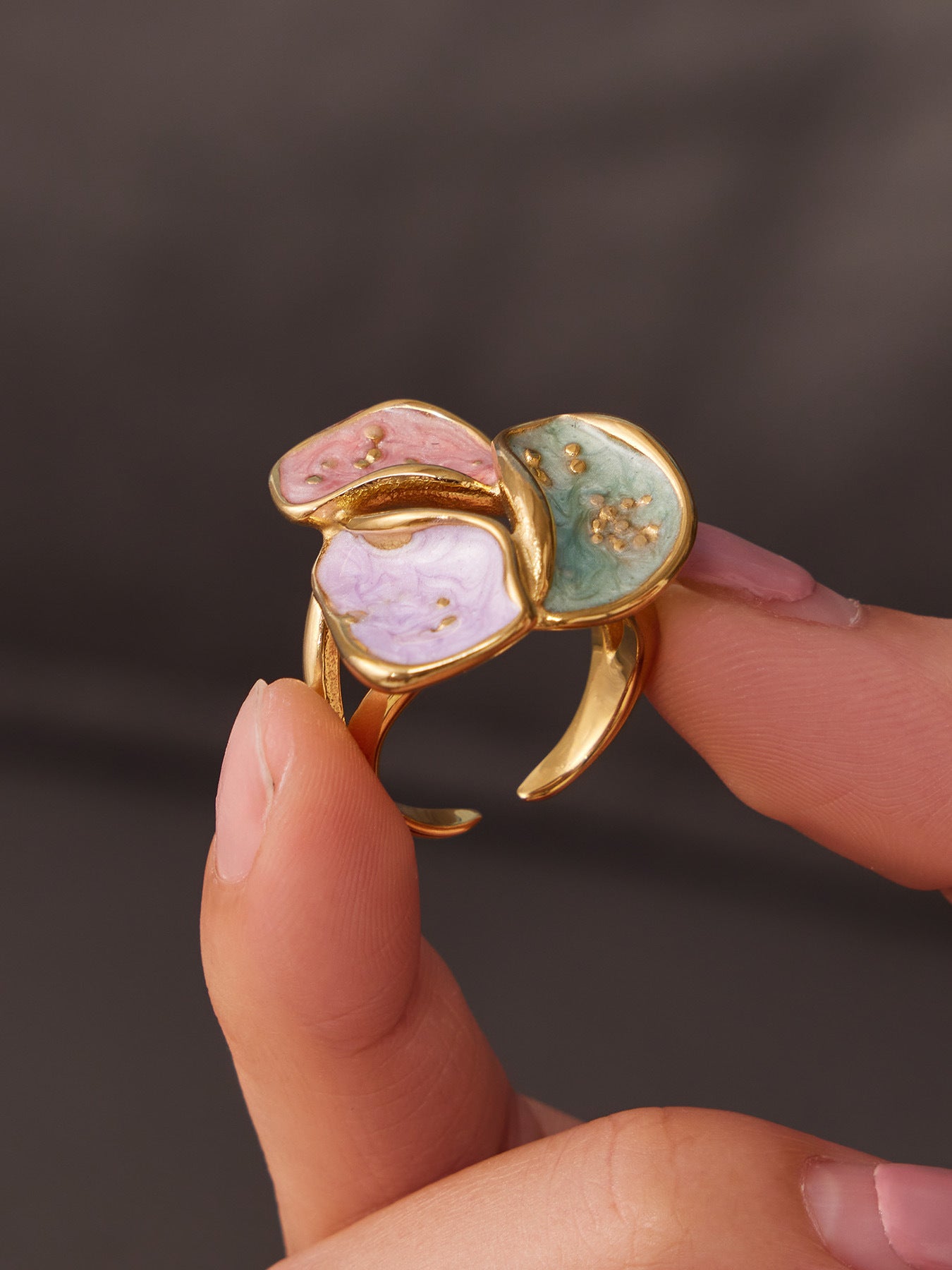316L Stainless Steel 18K Gold PVD Exaggerated Leaf Colorful Enamel Ring - Exaggerated Leaf Colorful Enamel Modern Coastal Wholesale Stainless Steel Jewelry - Sensitive Skin Friendly - Detail 4