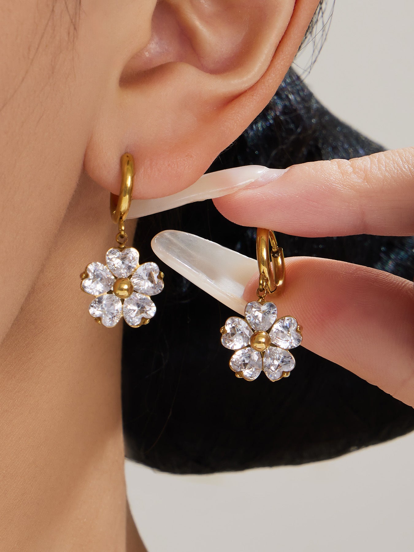 316L Stainless Steel 18K Gold PVD Five-Petal Flower Zircon Jewelry Set Necklace Bracelet Ring Earrings - Five-Petal Flower Zircon Chic Geometric Gold Jewelry Set Wholesale Stainless Steel Jewelry - Sensitive Skin Friendly - Detail 10