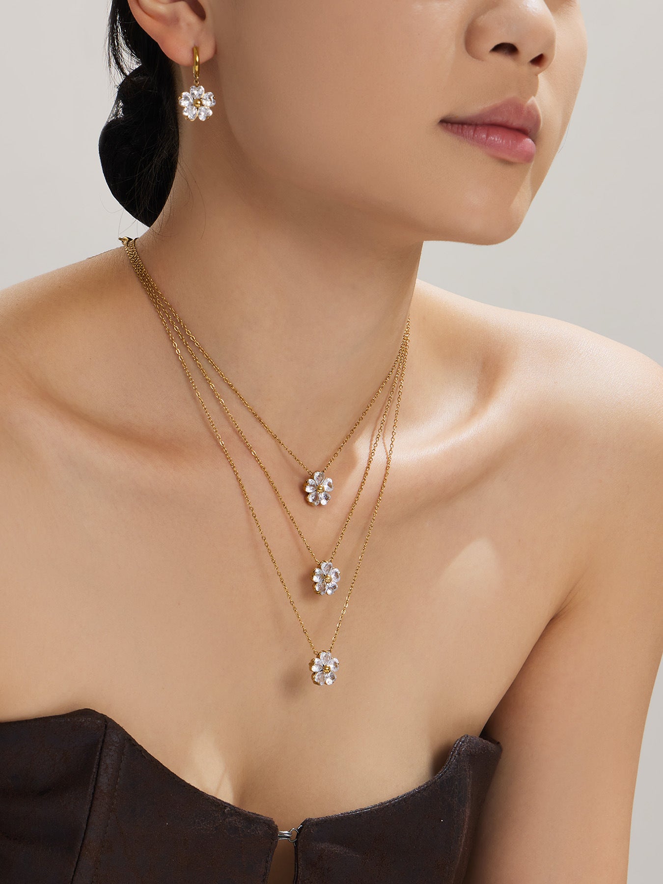 316L Stainless Steel 18K Gold PVD Five-Petal Flower Zircon Jewelry Set Necklace Bracelet Ring Earrings - Five-Petal Flower Zircon Chic Geometric Gold Jewelry Set Wholesale Stainless Steel Jewelry - Sensitive Skin Friendly - Detail 3