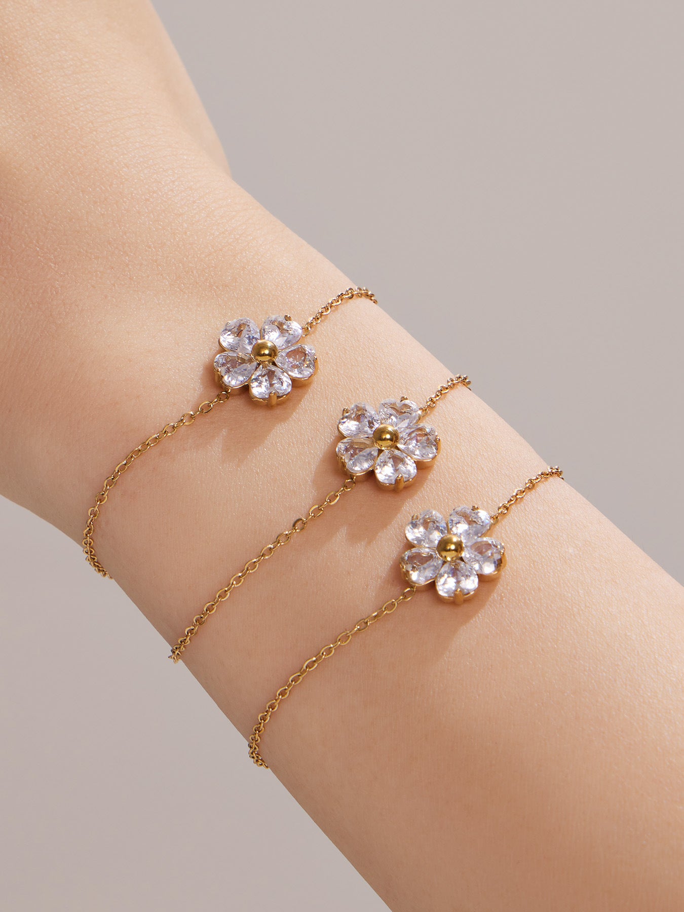 316L Stainless Steel 18K Gold PVD Five-Petal Flower Zircon Jewelry Set Necklace Bracelet Ring Earrings - Five-Petal Flower Zircon Chic Geometric Gold Jewelry Set Wholesale Stainless Steel Jewelry - Sensitive Skin Friendly - Detail 9