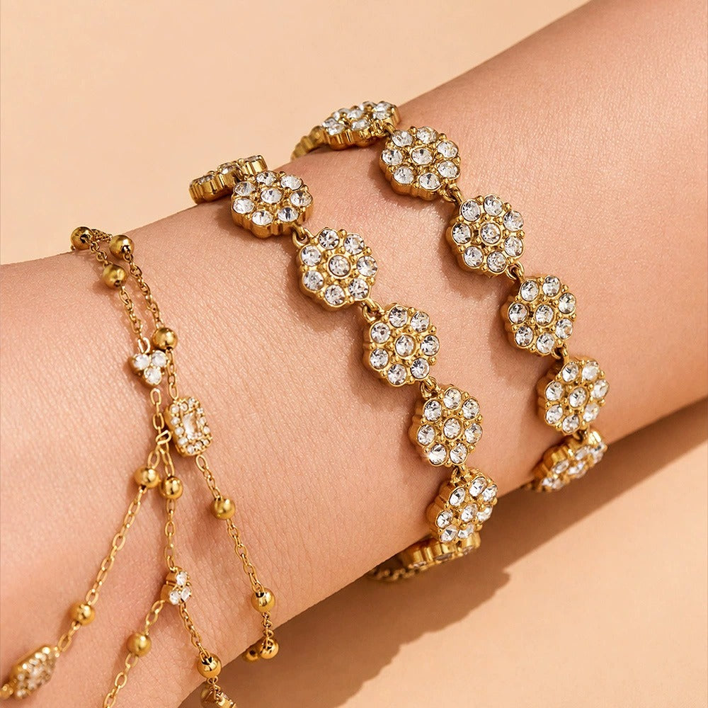 316L Stainless Steel 18K Gold PVD Floral Pull Bracelet - Floral Design, Zircon, Elegant Wholesale Stainless Steel Jewelry - Sensitive Skin Friendly - Detail 2