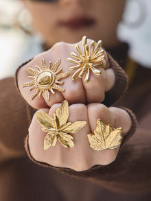 Chunky Statement Rings in Gold PVD Stainless Steel for Sensitive Skin - Hypoallergenic Flower Ring Design