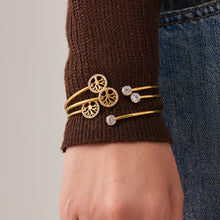 316L Stainless Steel 18K Gold PVD Flower Zircon Open Bangle - Flower Design, Zircon, Open Cuff, Thin Bangle, Light Luxury Wholesale Stainless Steel Jewelry - Sensitive Skin Friendly - Detail 4