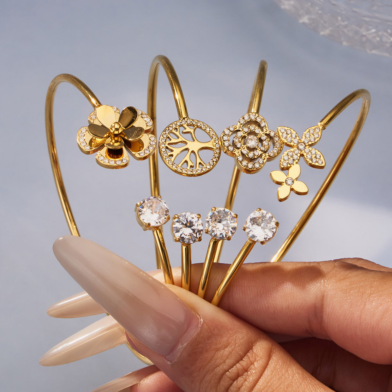 316L Stainless Steel 18K Gold PVD Flower Zircon Open Bangle - Flower Design, Zircon, Open Cuff, Thin Bangle, Light Luxury Wholesale Stainless Steel Jewelry - Sensitive Skin Friendly - Detail 8