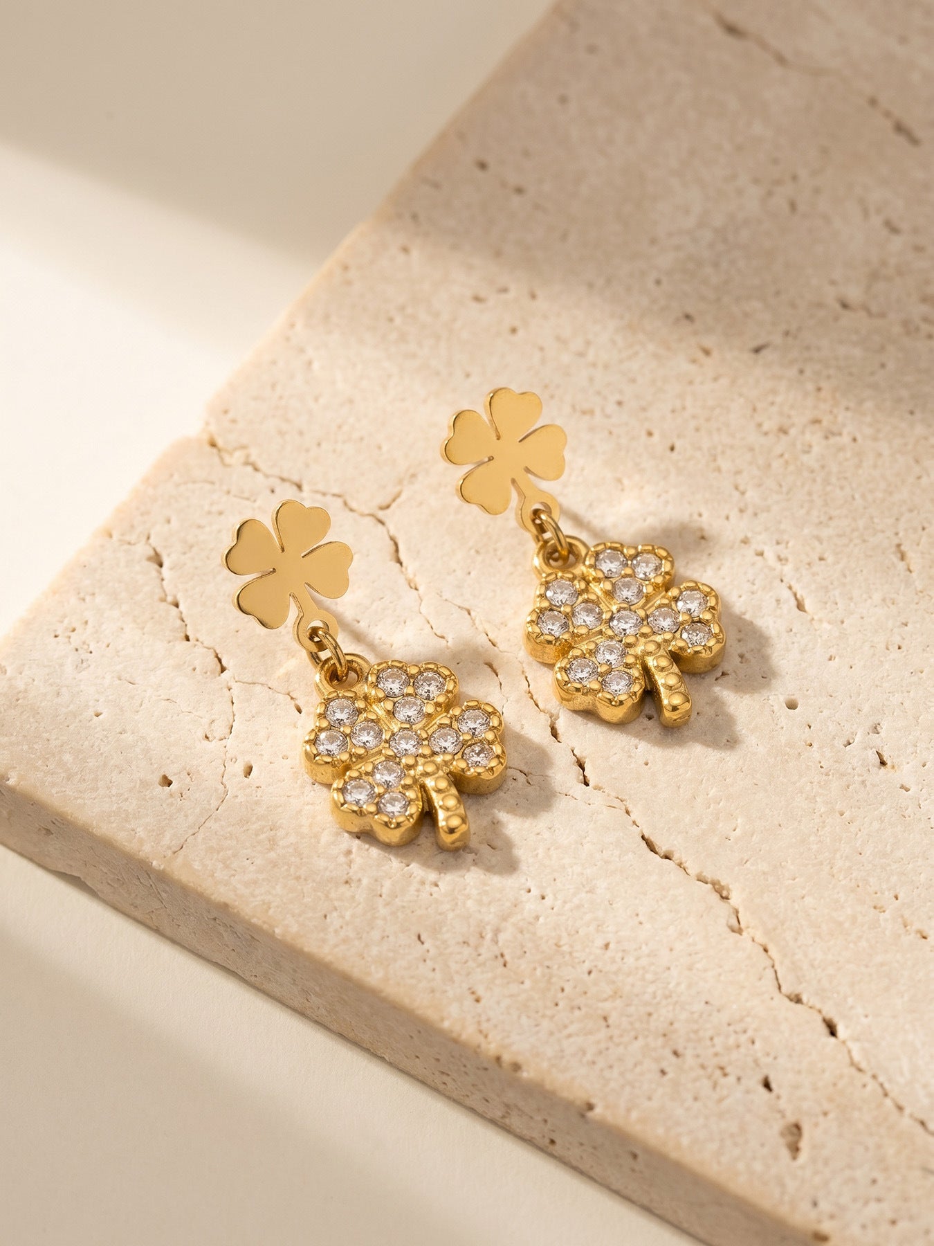 316L Stainless Steel 18K Gold PVD Four-leaf Clover Earrings - Four-leaf Clover Minimalist Modern Lightweight Wholesale Stainless Steel Jewelry - Sensitive Skin Friendly - Detail 10