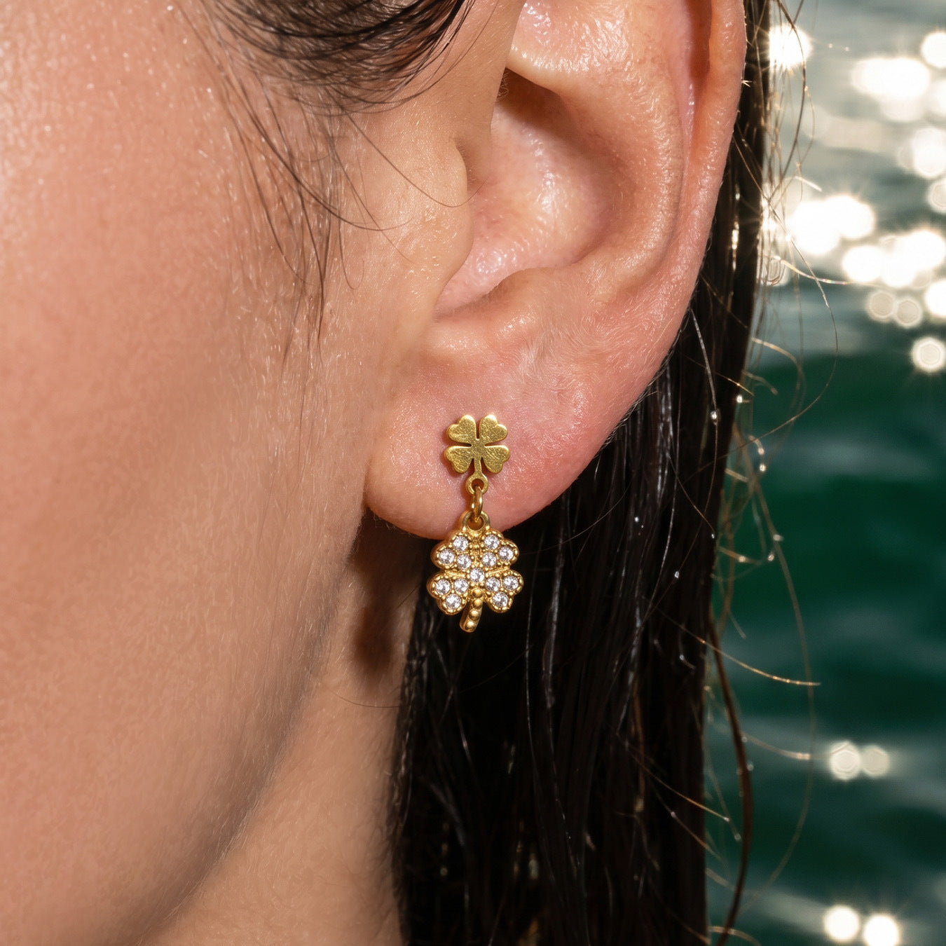 316L Stainless Steel 18K Gold PVD Four-leaf Clover Earrings - Four-leaf Clover Minimalist Modern Lightweight Wholesale Stainless Steel Jewelry - Sensitive Skin Friendly - Detail 4
