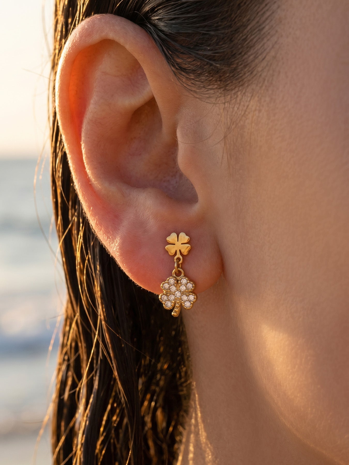 316L Stainless Steel 18K Gold PVD Four-leaf Clover Earrings - Four-leaf Clover Minimalist Modern Lightweight Wholesale Stainless Steel Jewelry - Sensitive Skin Friendly - Detail 7