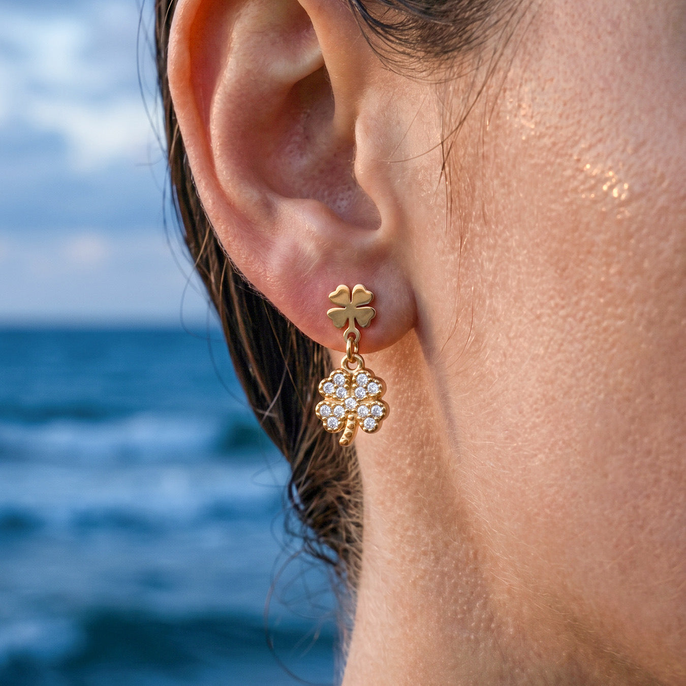 316L Stainless Steel 18K Gold PVD Four-leaf Clover Earrings - Four-leaf Clover Minimalist Modern Lightweight Wholesale Stainless Steel Jewelry - Sensitive Skin Friendly - Detail 8