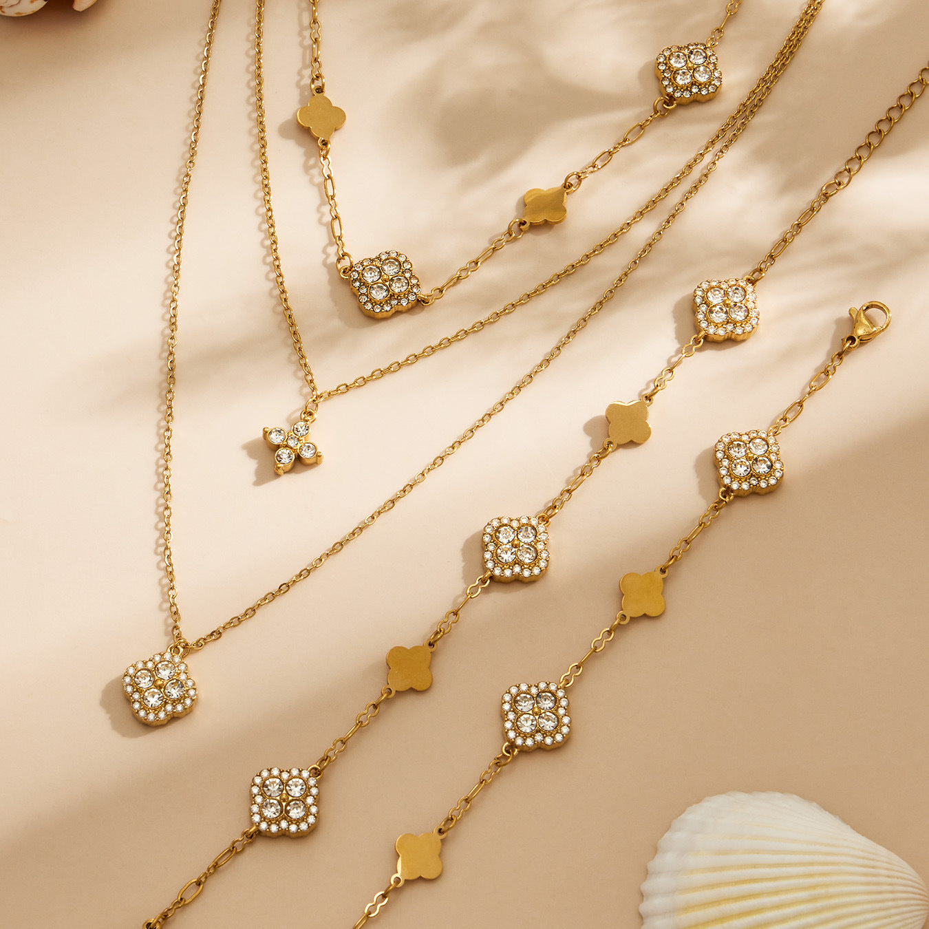 316L Stainless Steel 18K Gold PVD Four-Leaf Clover Pavé Necklace - Four-Leaf Clover Pavé Gold Necklace Wholesale Stainless Steel Jewelry - Sensitive Skin Friendly - Detail 9