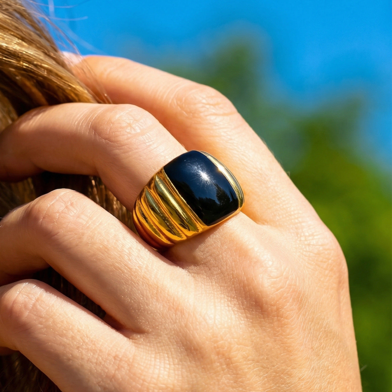 316L Stainless Steel 18K Gold PVD French Vintage Enamel Weighing-Block Ring - French Vintage Enamel Ring Wholesale Stainless Steel Jewelry - Sensitive Skin Friendly - Detail 10