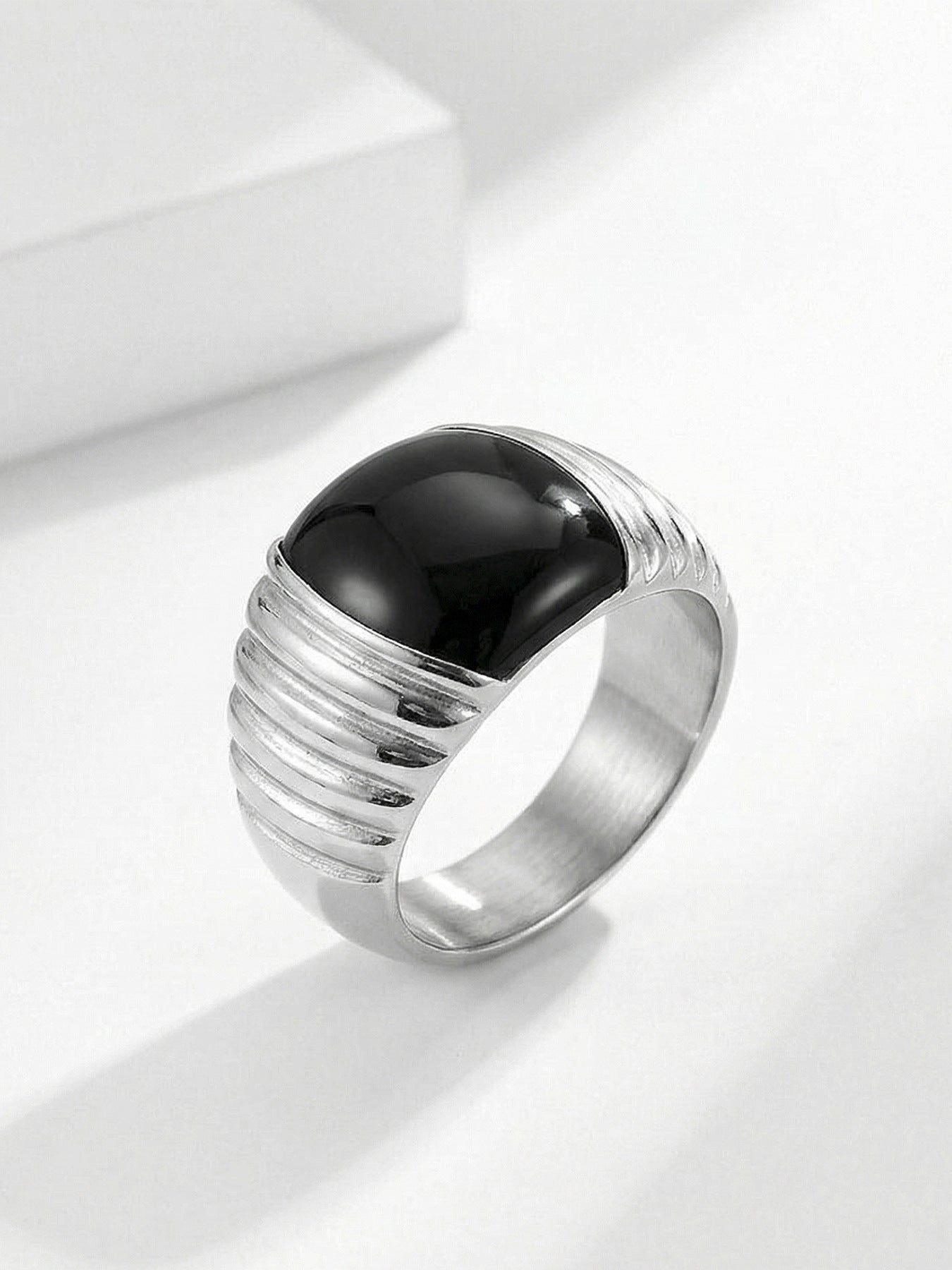 316L Stainless Steel 18K Gold PVD French Vintage Enamel Weighing-Block Ring - French Vintage Enamel Ring Wholesale Stainless Steel Jewelry - Sensitive Skin Friendly - Detail 2