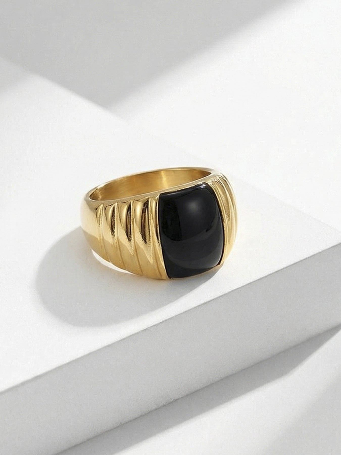 316L Stainless Steel 18K Gold PVD French Vintage Enamel Weighing-Block Ring - French Vintage Enamel Ring Wholesale Stainless Steel Jewelry - Sensitive Skin Friendly - Detail 5