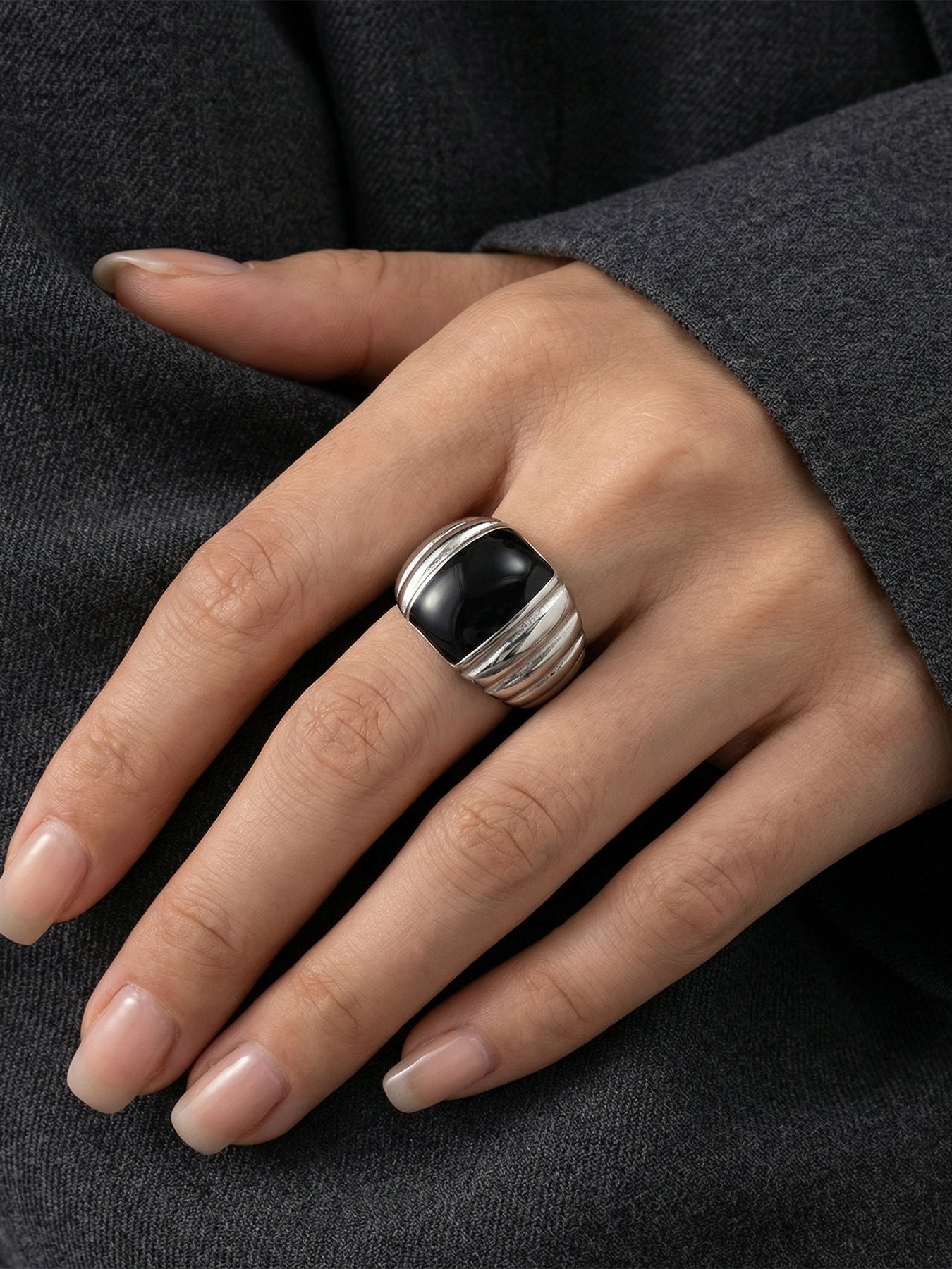 316L Stainless Steel 18K Gold PVD French Vintage Enamel Weighing-Block Ring - French Vintage Enamel Ring Wholesale Stainless Steel Jewelry - Sensitive Skin Friendly - Detail 7